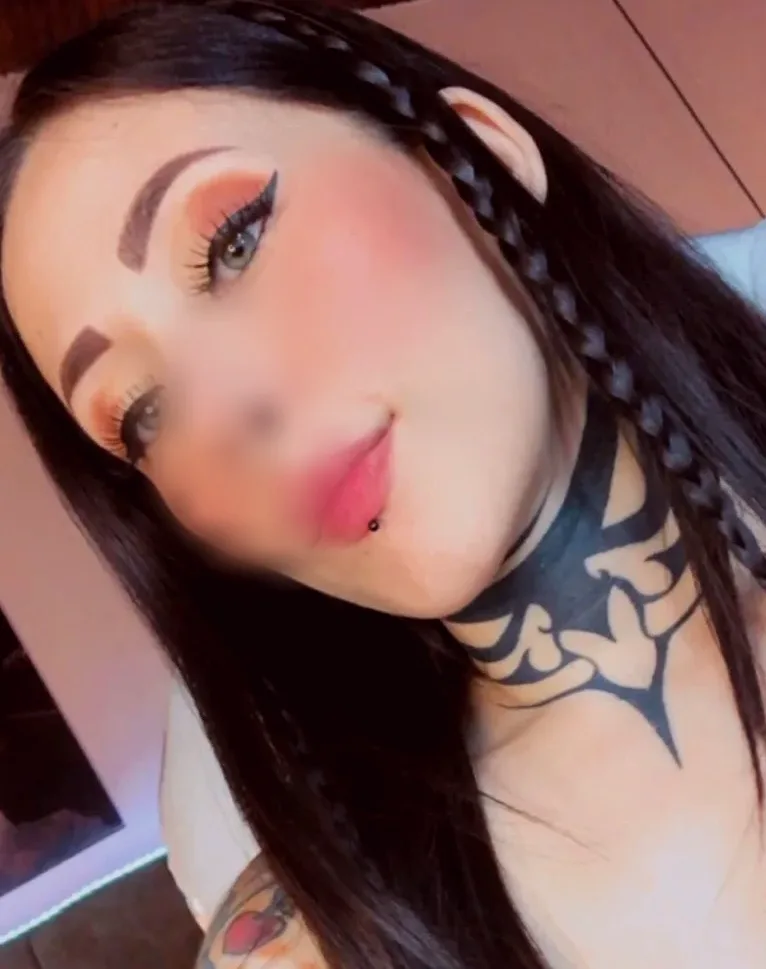 Ailsa, 26