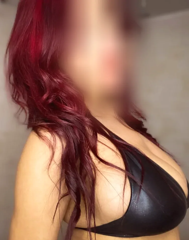 Amira, 22
