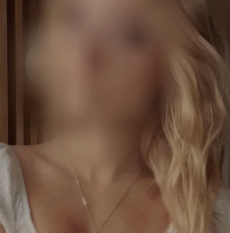 Farah, 19