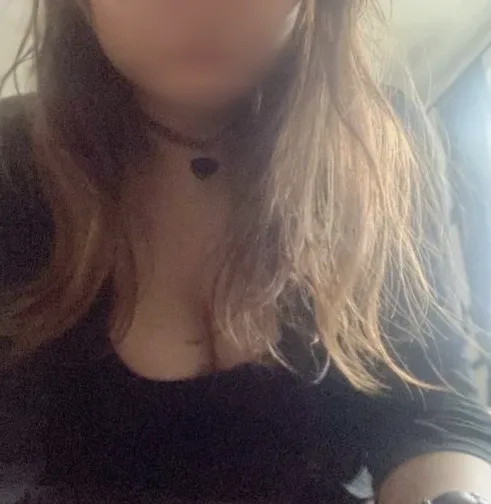 Hannah, 28
