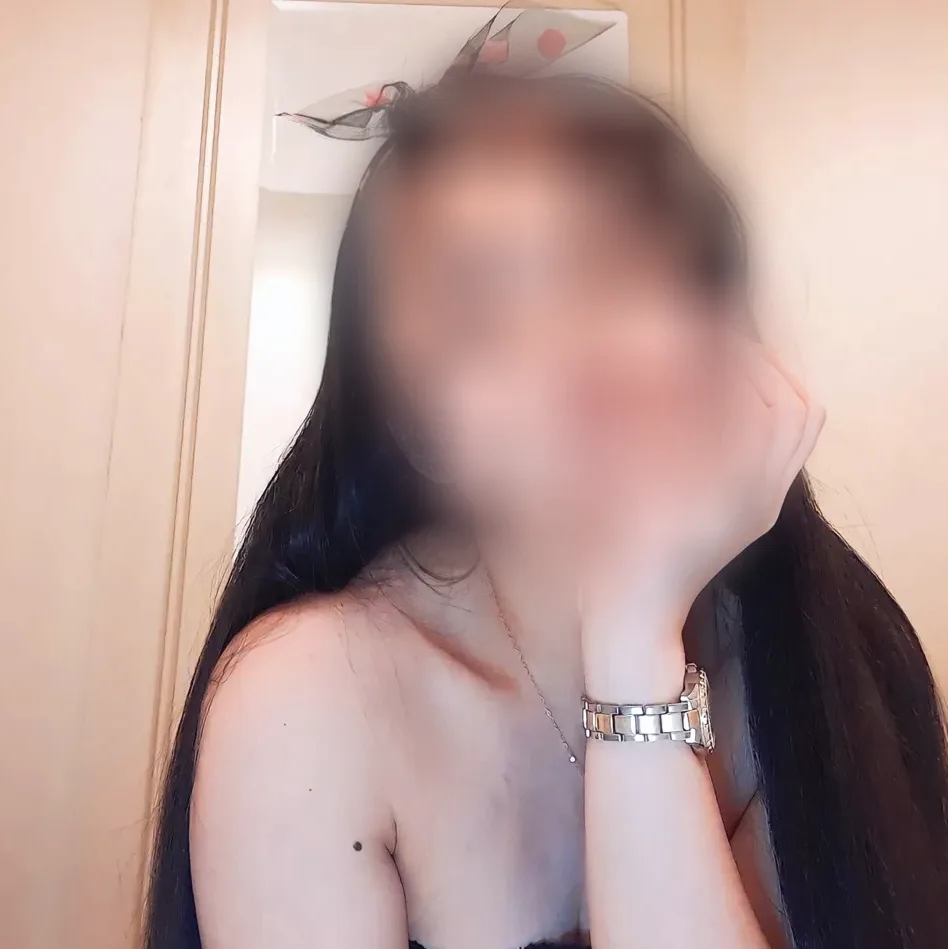 Olivia, 32